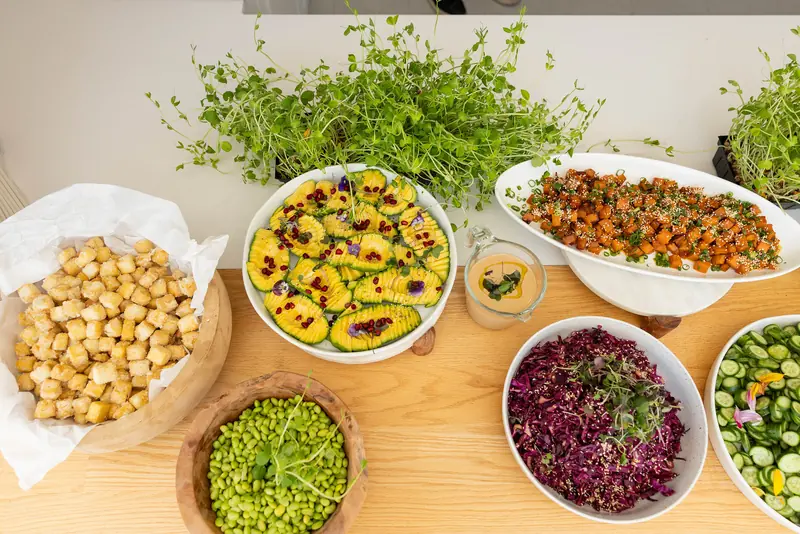 Bowls of salads and chickpeas for lunch